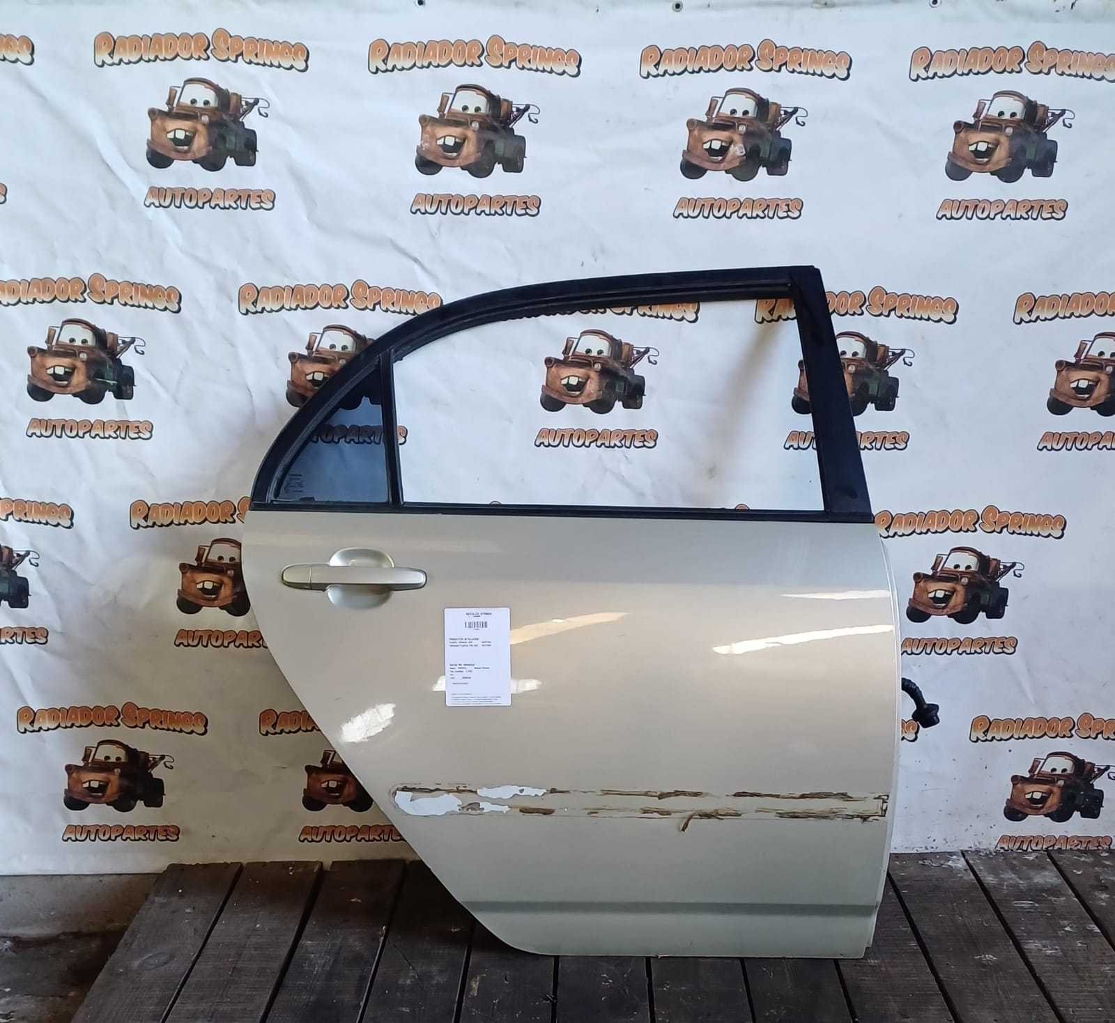 Puerta trasera derecha